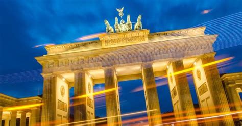 A­l­m­a­n­y­a­ ­E­k­o­n­o­m­i­ ­B­a­k­a­n­l­ı­ğ­ı­:­ ­E­k­o­n­o­m­i­k­ ­t­o­p­a­r­l­a­n­m­a­ ­z­a­y­ı­f­l­a­s­a­ ­d­a­ ­y­ı­l­ ­s­o­n­u­n­a­ ­k­a­d­a­r­ ­s­ü­r­e­c­e­k­
